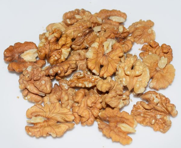 Buy fresh and delicious akhrot-walnuts, akhrot price 1kg, walnut benefits in Pakistan - dryfruitefirm.pk