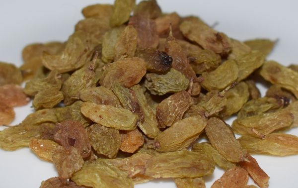 Buy fresh and sweet Green kishmish(raisins) kishmish dry fruit,munakka benefits in Pakistan - dryfruitefirm.pk